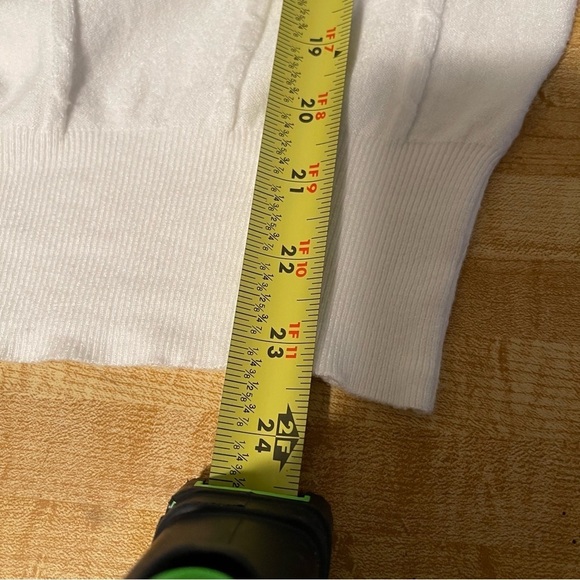 Tahari Cable Knit Long Sleeve Crew Neck Lightweight Sweater in size XL - Picture 6 of 7